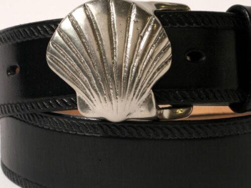 Wide Bay Scallop Shell Leather Belt in White Bronze Silver