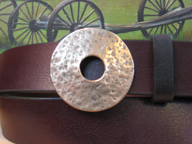 Hammered Wheel Buckle in Red Bronze