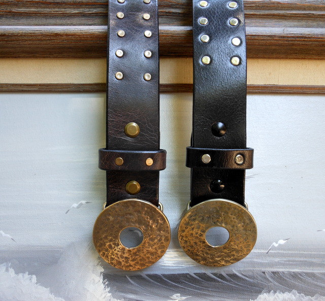 Hammered Wheel Leather Double Rivet Belt