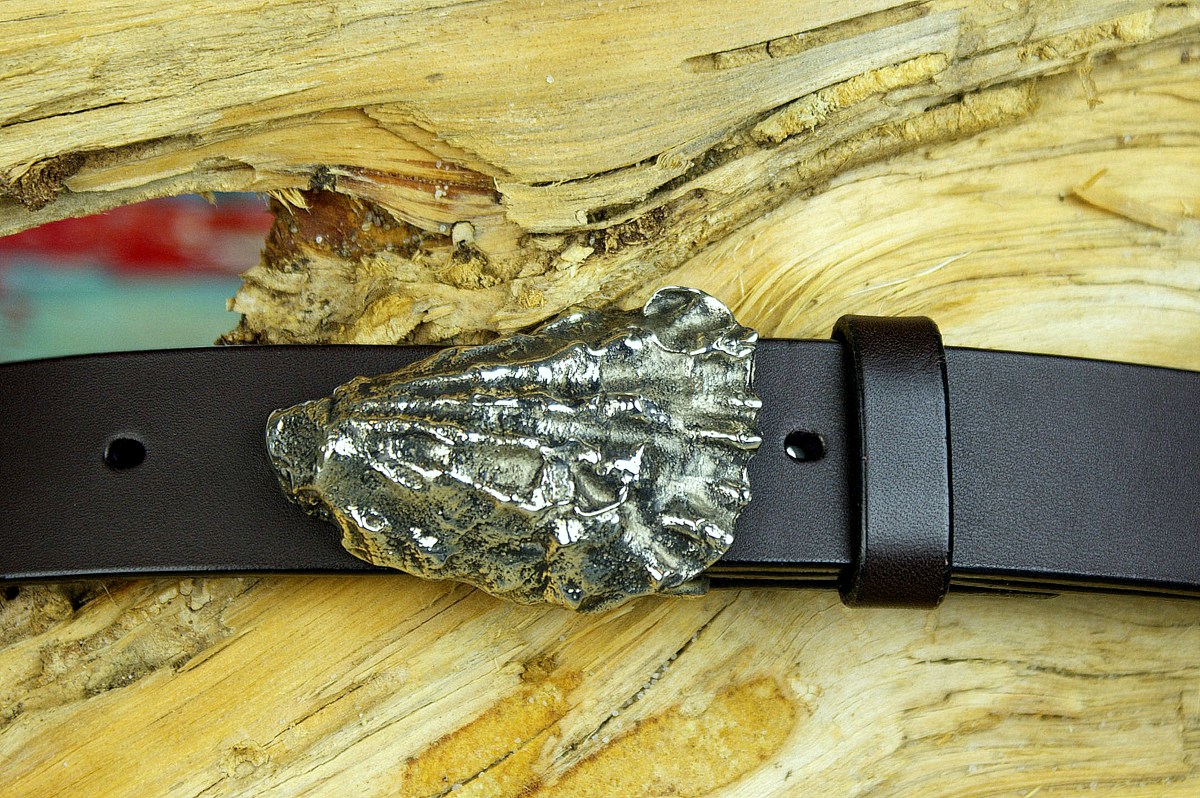 Wellfleet Oyster Lieutenant Island Leather Belt in White Bronze Silver