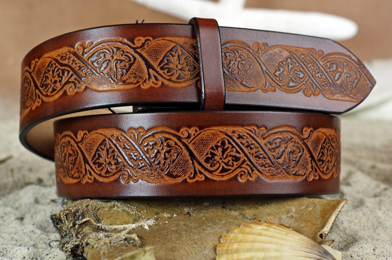 Diamond Embossed Leather Rivet Belt - Cellar Leather